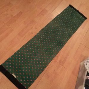 Authentic Switzerland 🇨🇭 shoulder wrap.